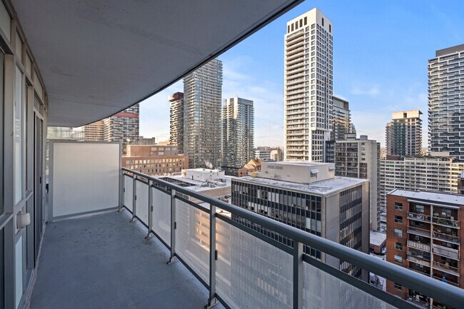 Building Photo - 123 Eglinton Ave E