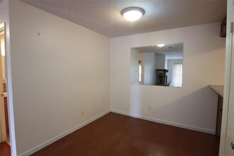 Building Photo - 10555 Turtlewood Ct