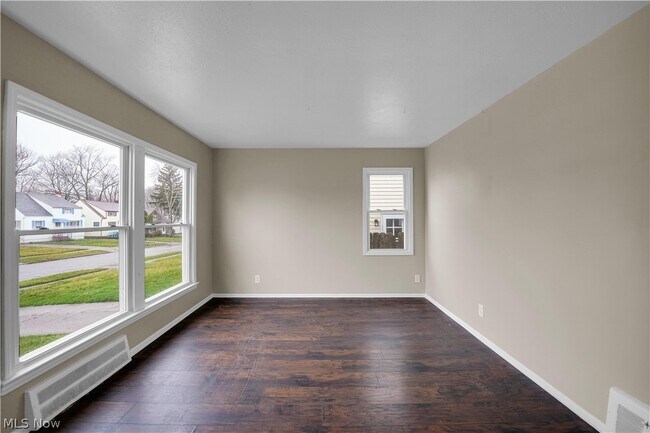 Building Photo - 18721 Fairway Ave