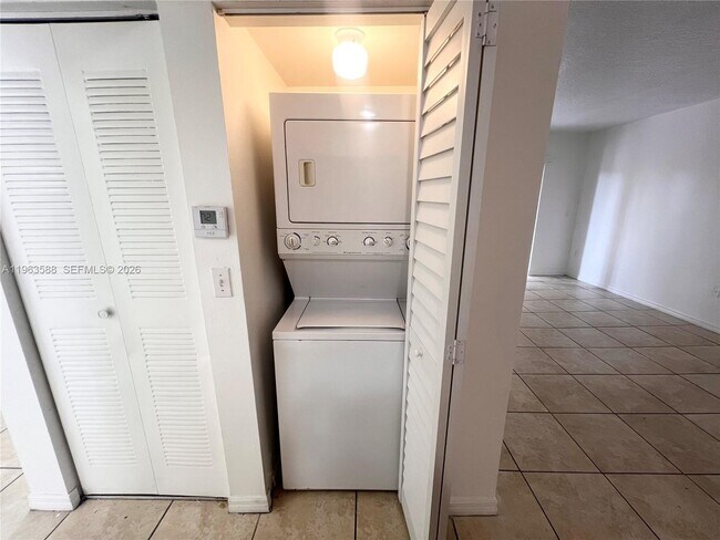 Foto del edificio - 17602 NW 25th Ave