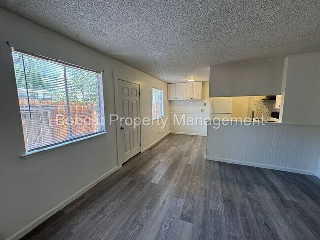Foto del edificio - 1501 N Edmonds Dr