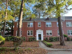 Building Photo - 2940 Oleander Dr