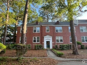 Building Photo - 2940 Oleander Dr