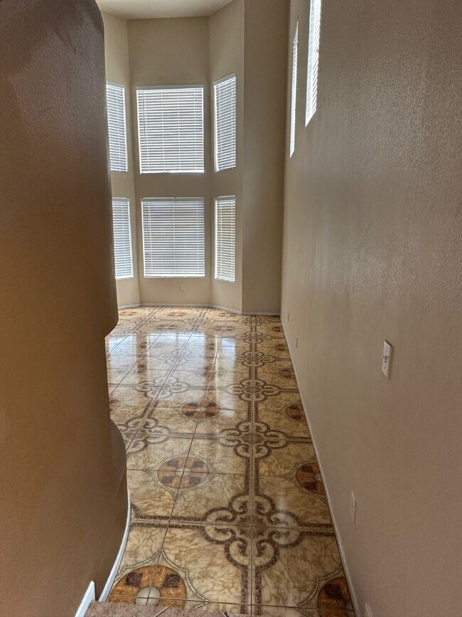 Foto del edificio - "Stylish and Spacious 3-Bed Home in Las Vegas with over 1500 sqft on a corner lot
