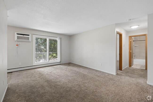 1BR, 1BA - 800SF - Living Room - Ridgewood Apartments