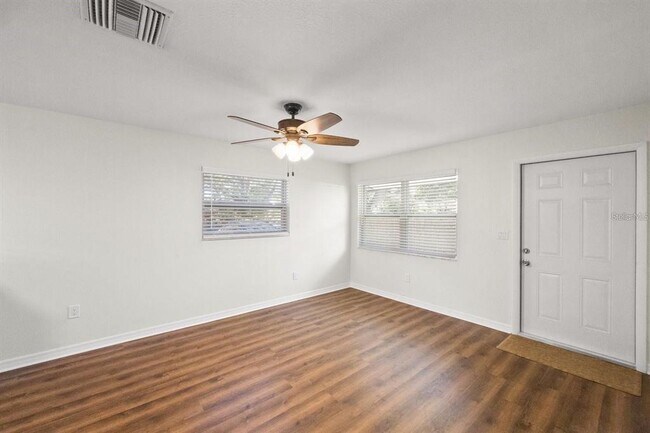 Foto del edificio - 715 6th Ave NE