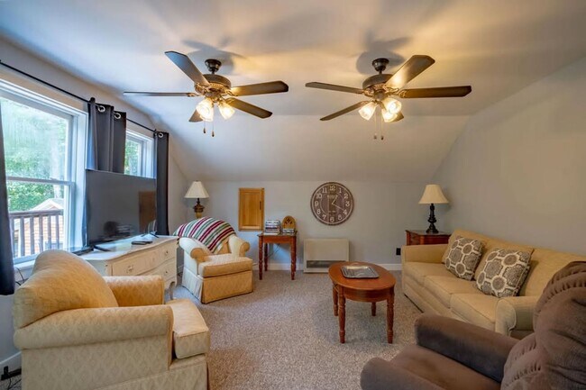 Building Photo - The Eagles Nest