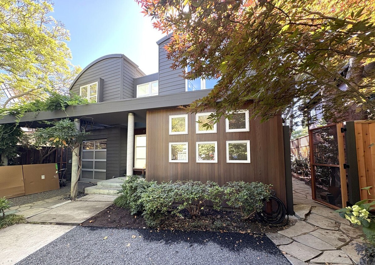 Foto principal - Modern Home availalble for lease in Menlo ...
