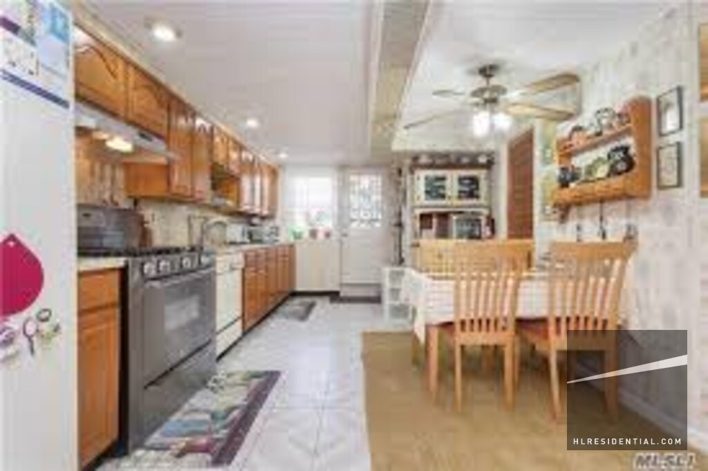 Foto del edificio - 8829 Rutledge Ave