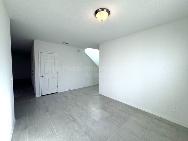 Building Photo - 2958 Sunstar Dr