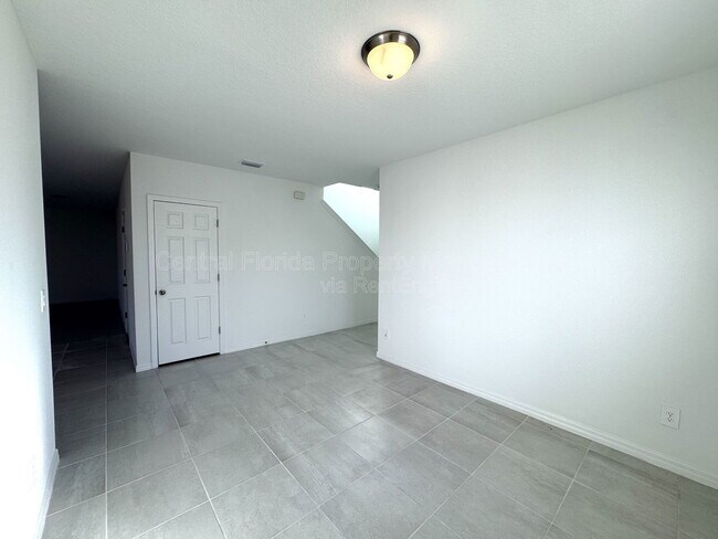 Foto del edificio - 2958 Sunstar Dr