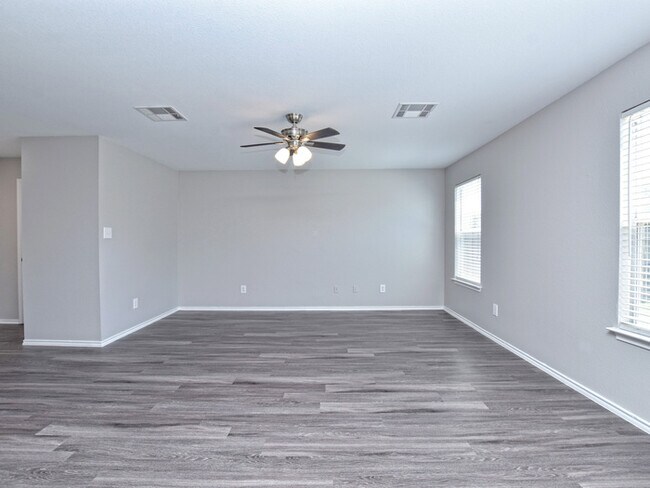 Building Photo - Lovely two-story, 3 bedrooms, 2.5 bathroom...