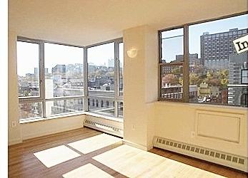 Building Photo - 444 Manhattan Ave