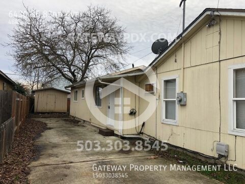 Building Photo - 6430 SE 83rd Ave