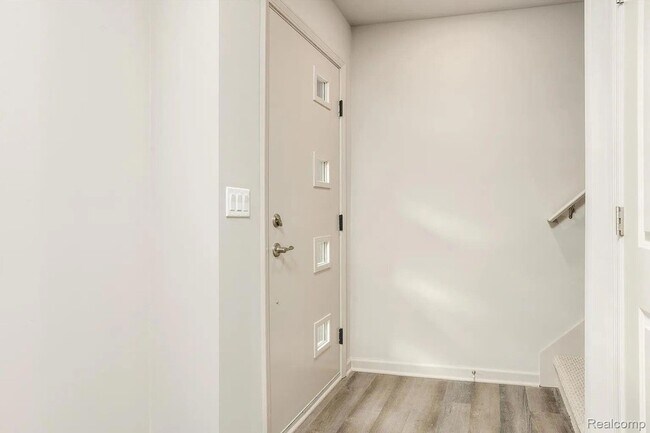 Foto del edificio - 2151 Park Dr