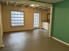 Building Photo - 10 Gibbs Rd