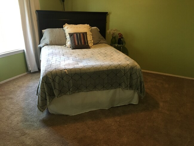 Building Photo - 1357 S 11th St