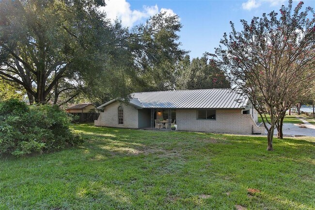 Building Photo - 13153 Lake Conroe Bay Rd