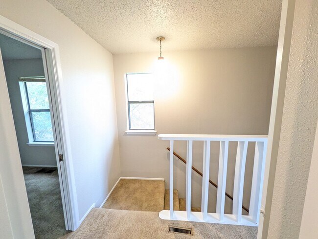 Building Photo - 330 W Byrd Blvd