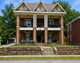 Building Photo - 820 Maury St