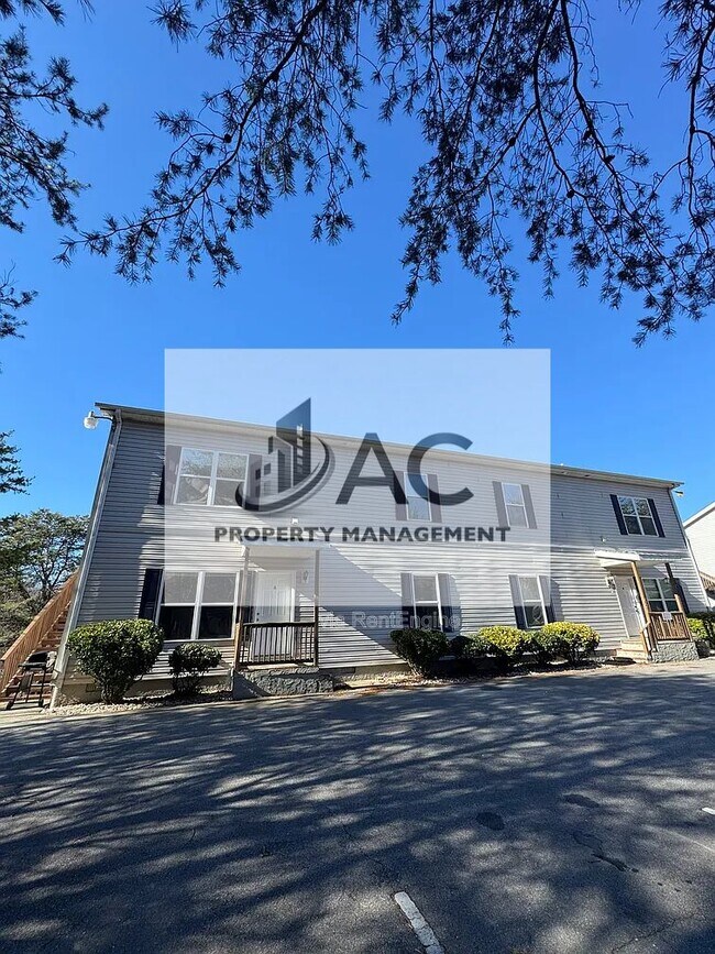 Foto del edificio - 52 Smith Lake Rd