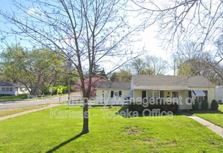 Building Photo - 2300 SW Eveningside Dr