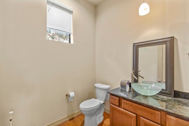 Foto del edificio - 1607 Bass St