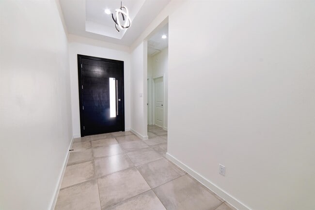 Building Photo - 1421 El CAPORAL DR.