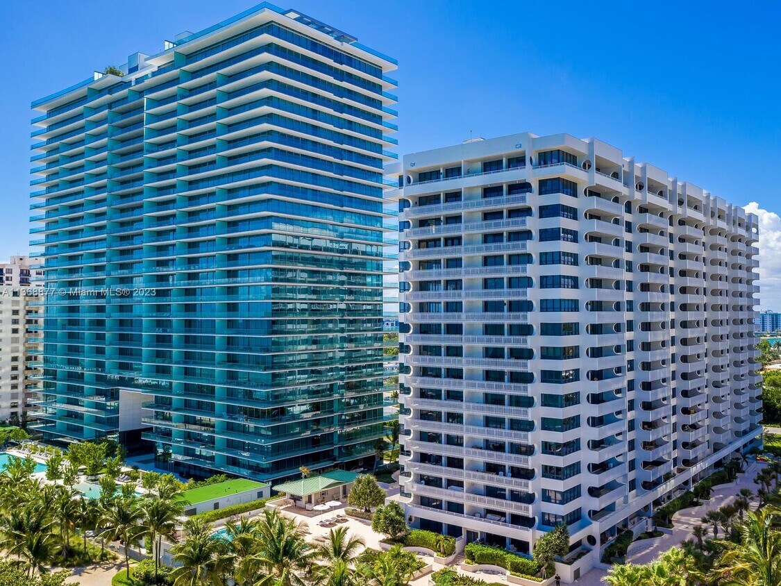 Primary Photo - 10205 Collins Ave