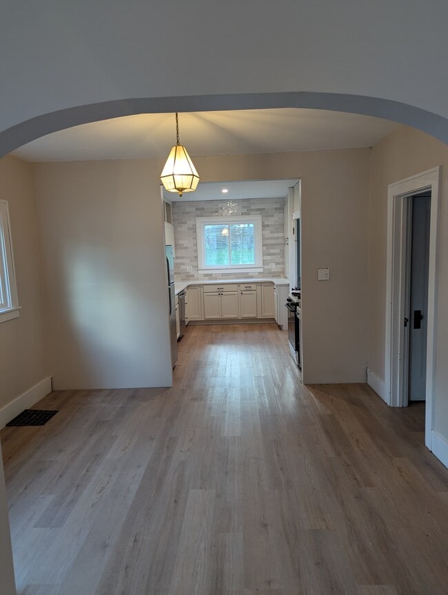 Foto del edificio - 701 Burke Ave NE