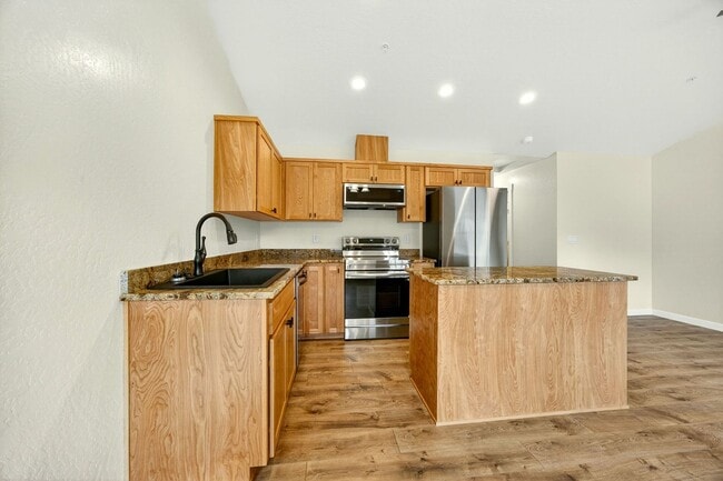 Building Photo - Brand New Single Level Home, Half Off the First Month's Rent!