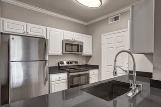 Building Photo - Broadleaf Apartments