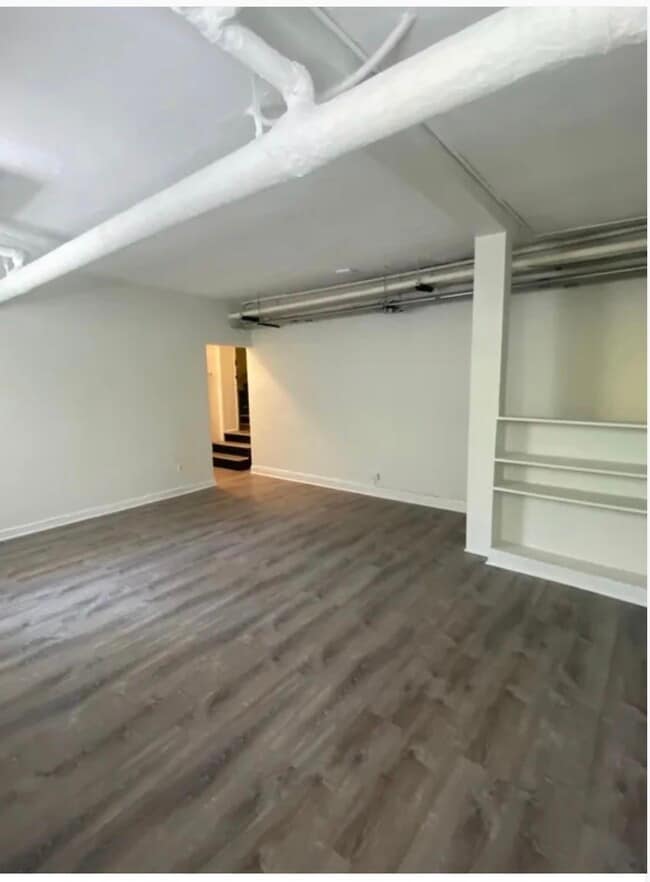 Building Photo - 509 W Aldine Ave