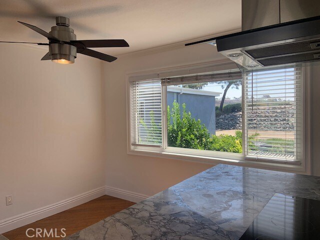 Foto del edificio - 21662 Brookhurst St