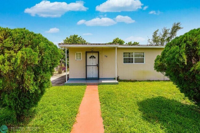 Foto del edificio - 430 NW 133rd St