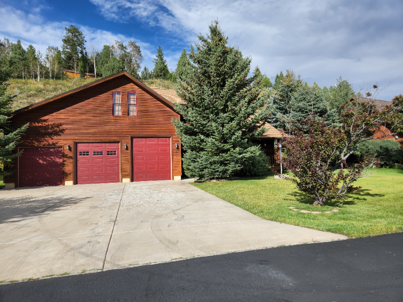 Primary Photo - 100 Meadow Ridge Rd