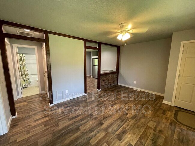 Foto del edificio - 2726 E Monroe Terrace