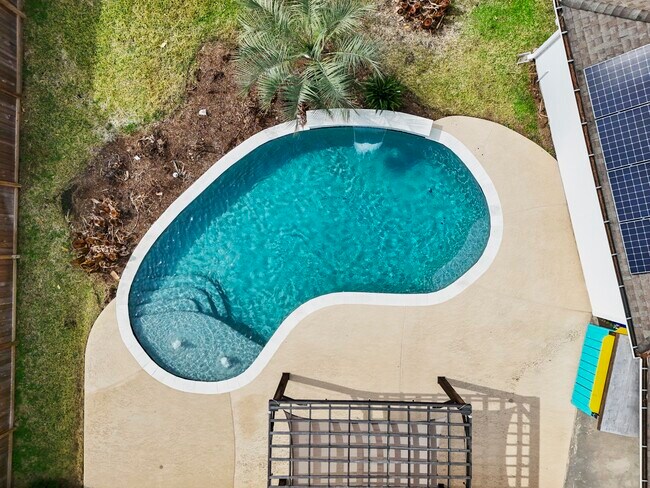 Foto del edificio - 16611 Brenton Oaks Dr