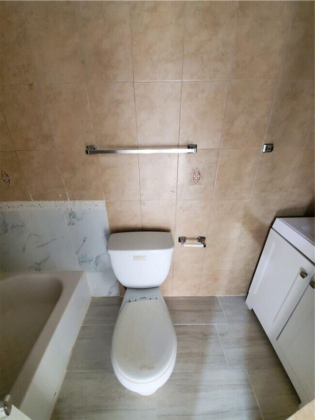 Building Photo - 2743 NW 47th Terrace