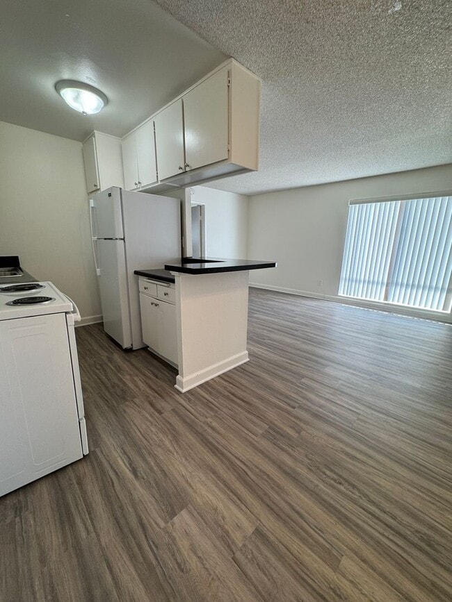 Building Photo - 7434 Mesa College Dr