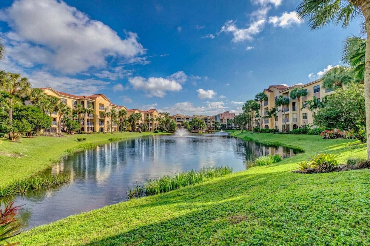 Foto principal - 300 Uno Lago Dr