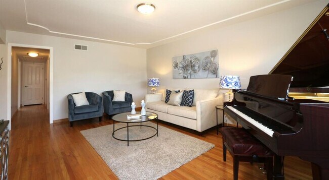 Building Photo - 1918 Bernice Way