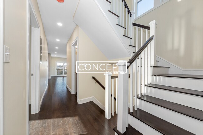 Foto del edificio - 62 Bradbury Ave