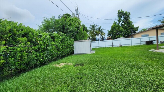 Building Photo - 14730 SW 103rd Pl
