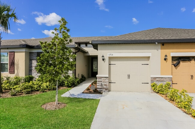 Building Photo - 1715 Party Pl