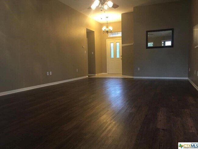 Building Photo - 607 Ashland Creek
