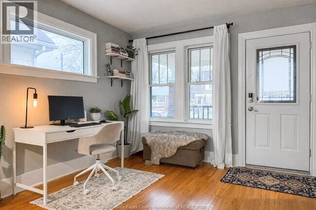 Photo du bâtiment - 1444 Bernard Rd