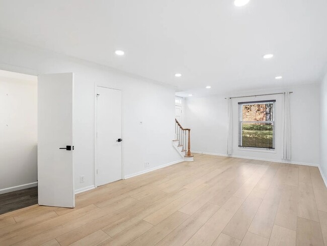 Foto del edificio - 5025 Hillsboro Pike