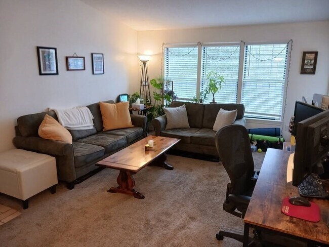 Foto del edificio - 10 Squire Ct