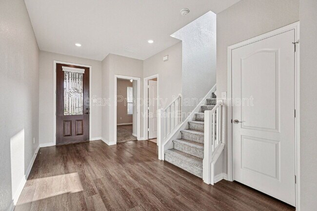 Foto del edificio - 11518 Turmoil Curv